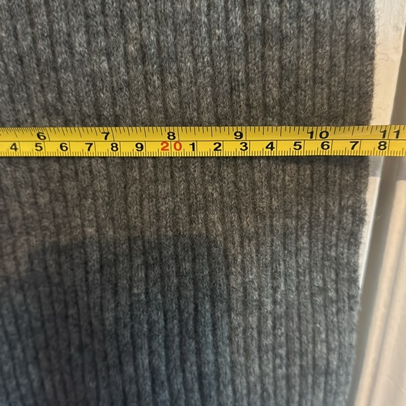 Scarf - Picture 6 of 7